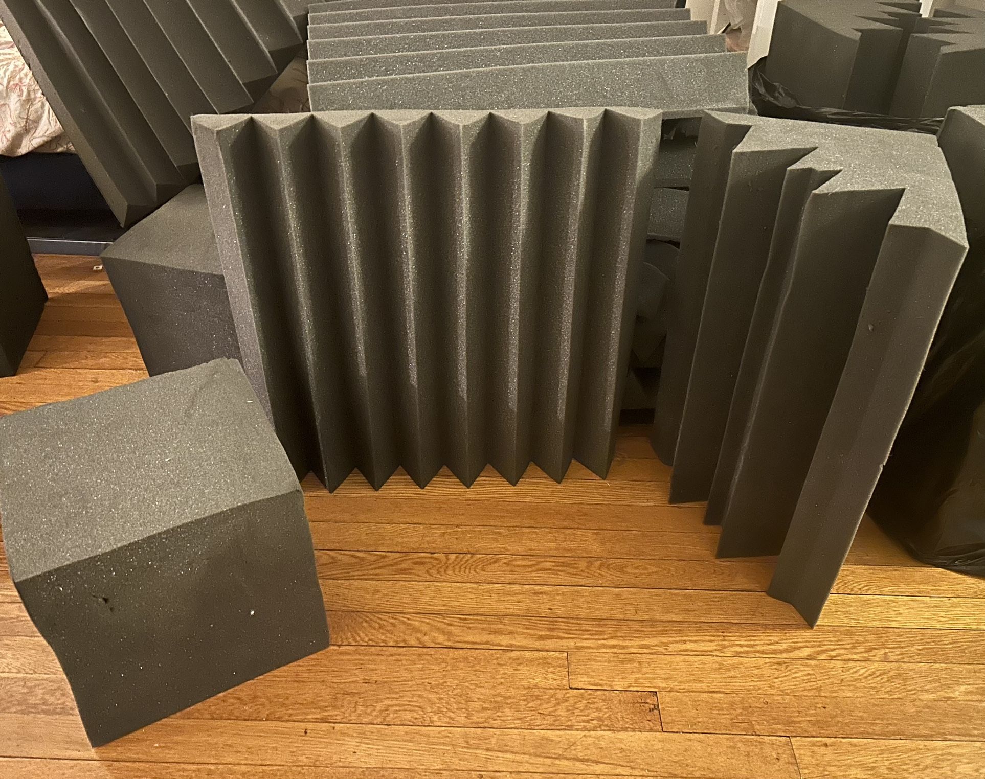 Lots Of Acoustic Foam - Panels, Bass traps, & Cubes 