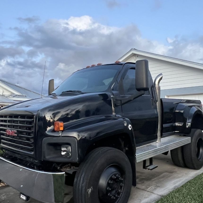 2003 GMC 7500 Series