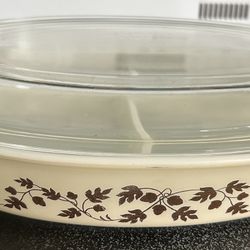 Pyrex Golden Acorn 1 1/2 Qt Divided Casserole & Lid
