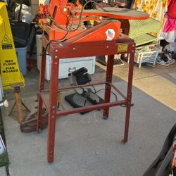 Scroll Saw  To Cut  Designs And Intricate Lines excellent Condition Complete  $100 Cash Firm In Wood Good Condition , Sturdy Stand 