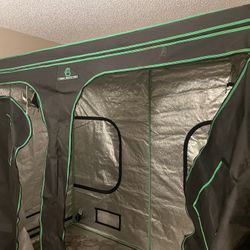 Green Architecture Grow Tent