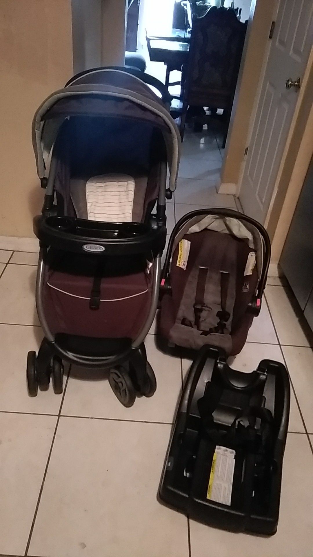 Graco Baby Car Seat, Stroller, and Base