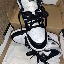 Jordan 1 Mid