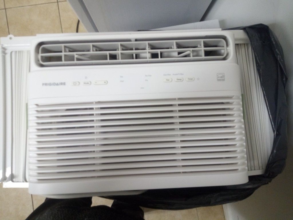 Frigidaire AC Like New 5k BTU $100 Firm