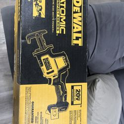 The 20V MAX* XR Brushless Cordless Compact Router . 