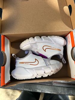 Nike Flex Runner 2   Size 6c