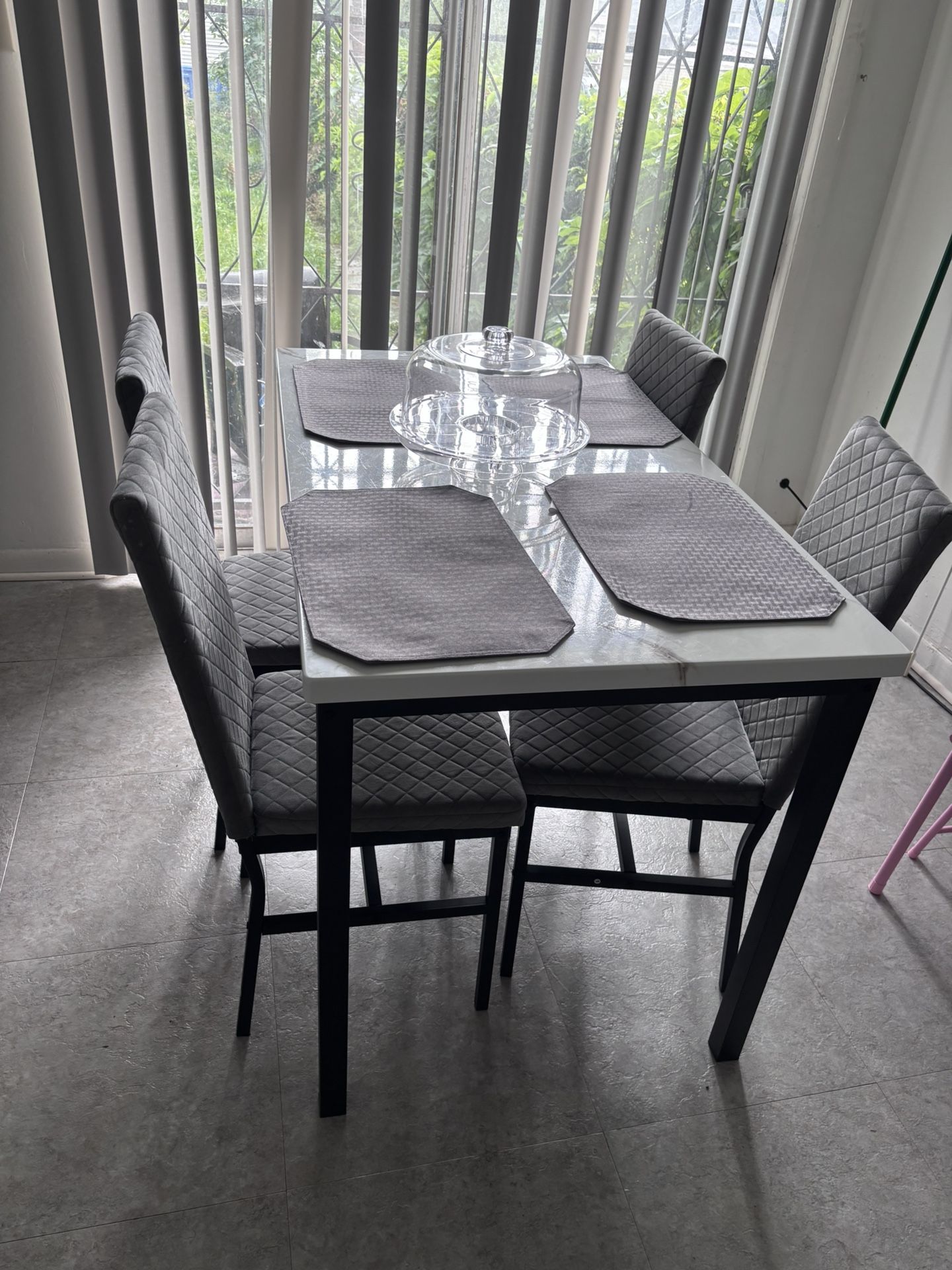 dining room Set w Coffee stand In The Back