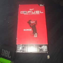 Milwallkee M18 Surge 2761-20