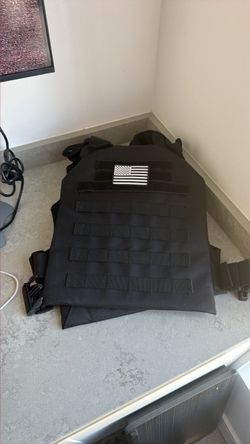 Black Tactical Plate Carrier Vest