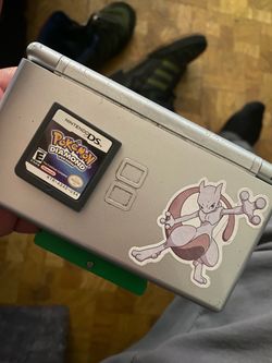 Nintendo DS lite w/ Charger