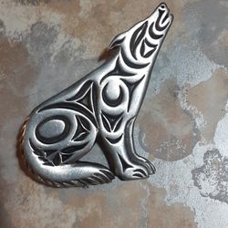 Pewter HOWLING WOLF Brooch Inuit Native Canada 