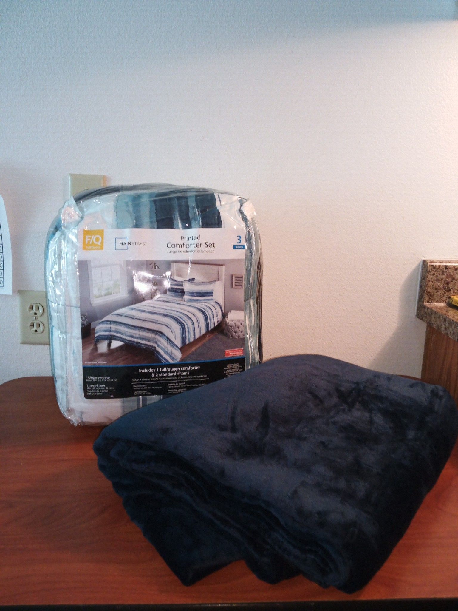 Brand New bedding with throw blanket