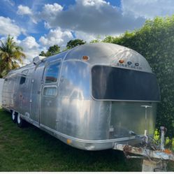 1973 Sawburn Airstream Vintage Trailer Land Yacht 