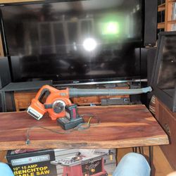 Black And Decker Leaf Blower With 2 Batteries 