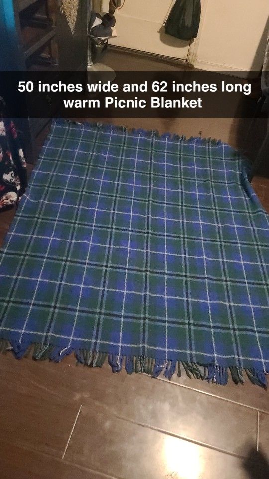 PICNIC OR BEACH BLANKET 70 X 90 NEW