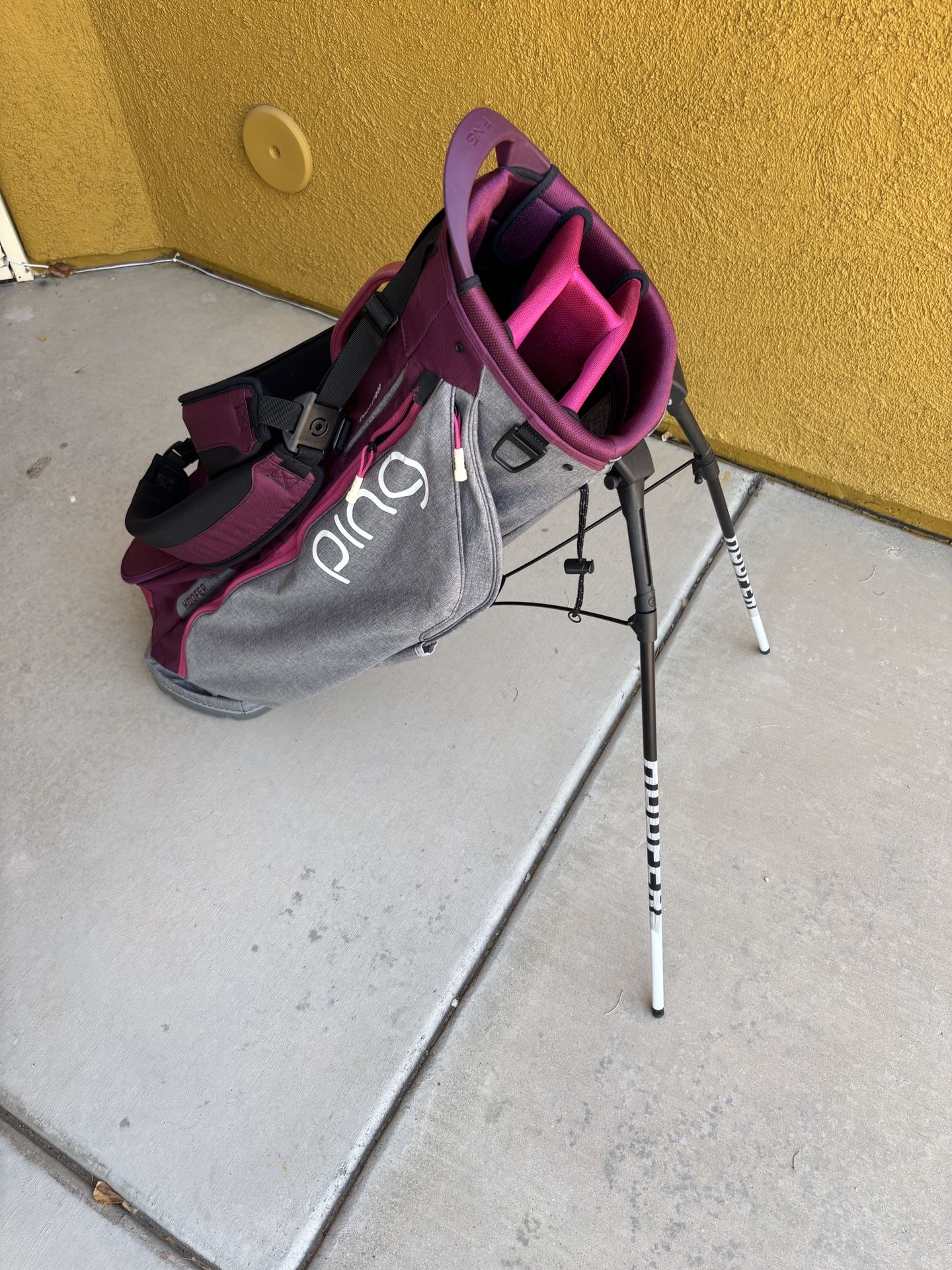 Ping Hoofer Lite Golf Bag