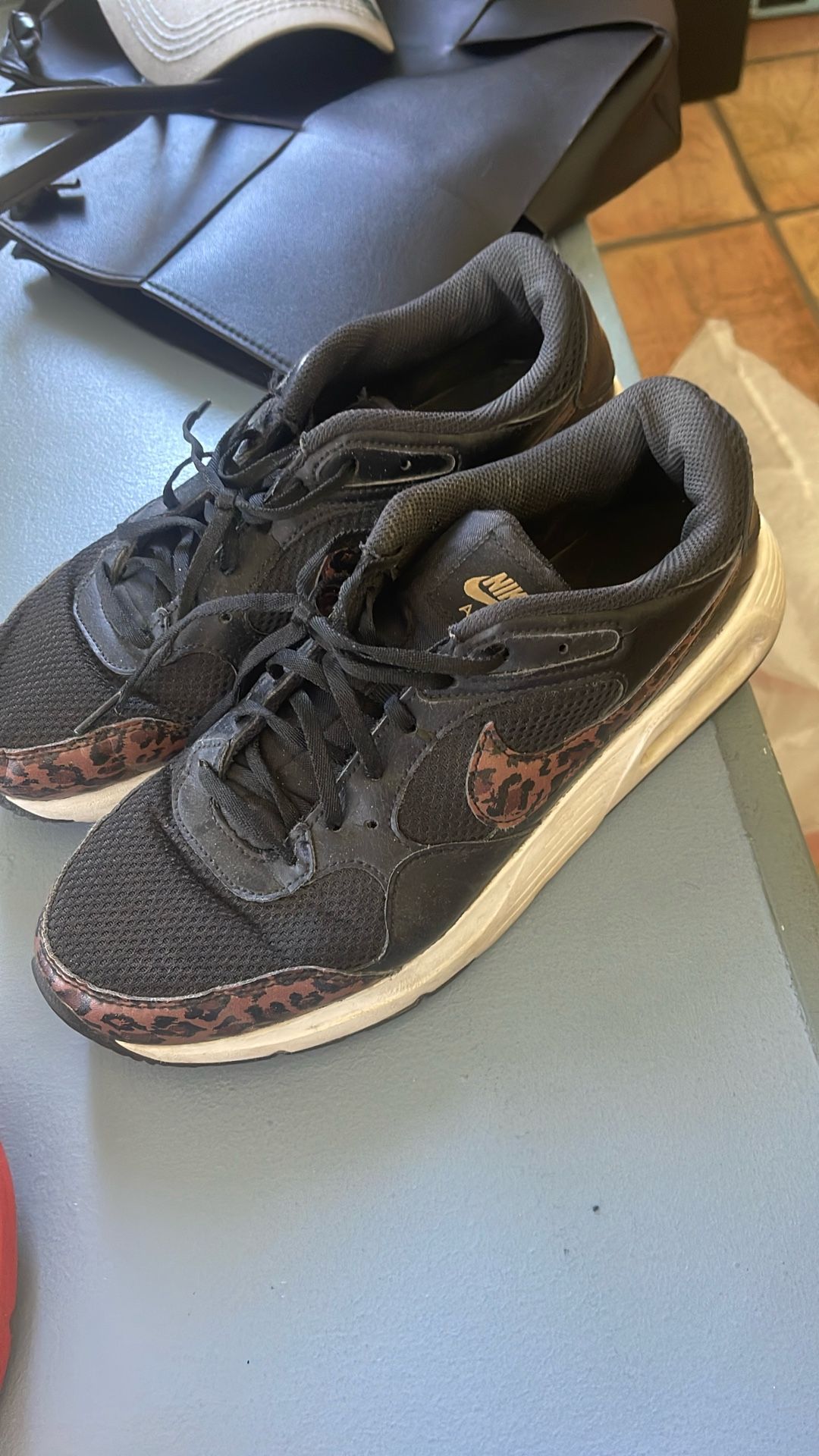 Nike Tennis Size 10 Women