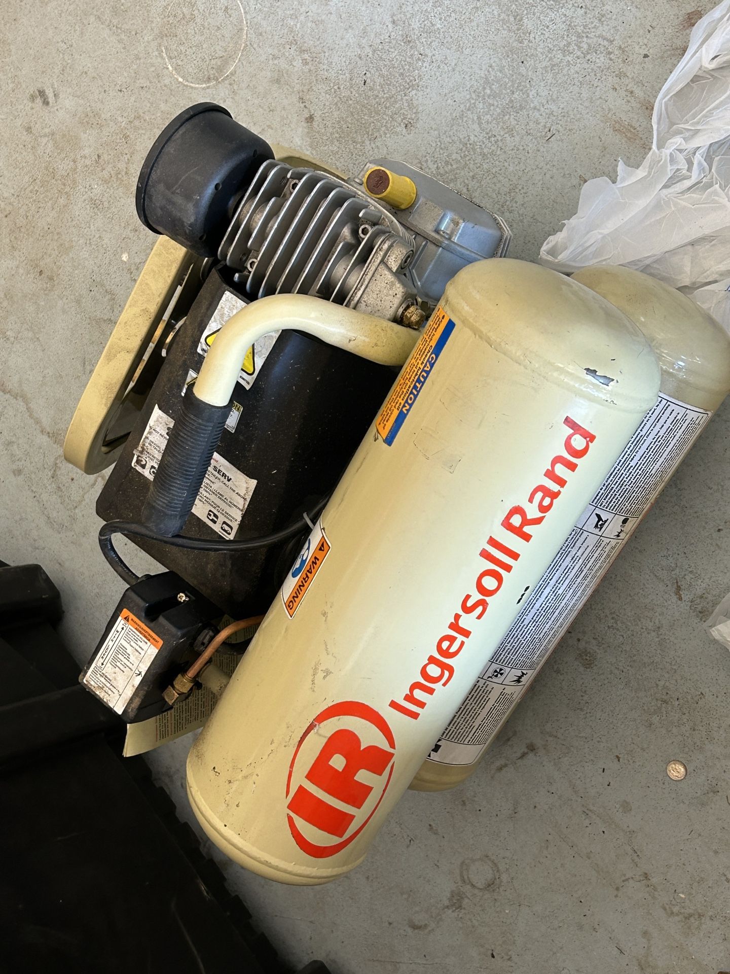Ingersoll Rand P1IU-A9 Small Portable Reciprocating Air Compressor, 4 gal Tank, 2 hp, 120 V, 135 psi