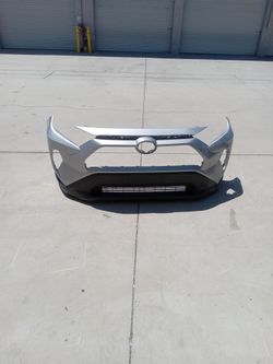19 to 25 front bumper and valance toyota rav4  ( oem)