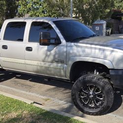 2005 Chevrolet Silverado 2500 HD Crew Cab