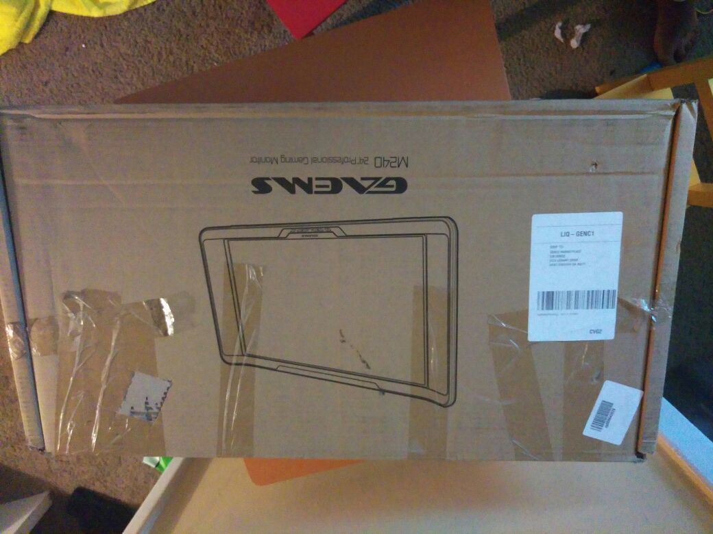 Gaems m240 professional gaming monitor and HP W2207h rotating monitor