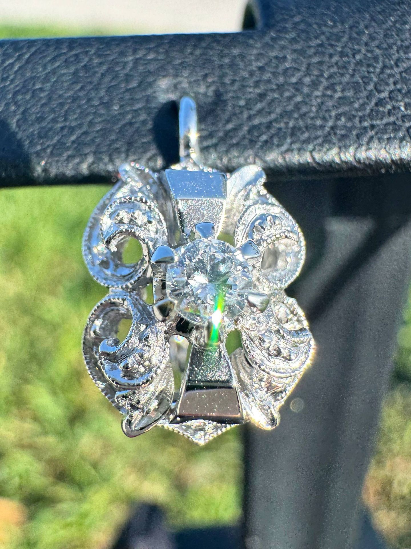 Vintage Art Deco 18k white gold 0.3CTW natural diamond filigree style earrings