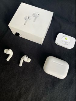 Apple AirPods Pro 3’s (authentic)