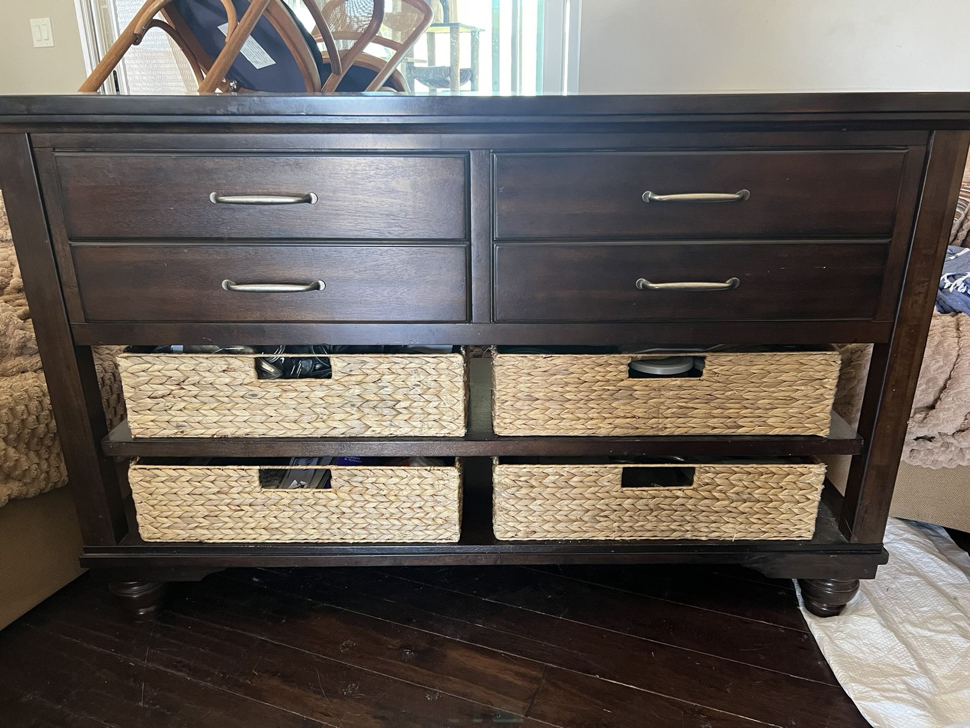 Dining room server cabinet