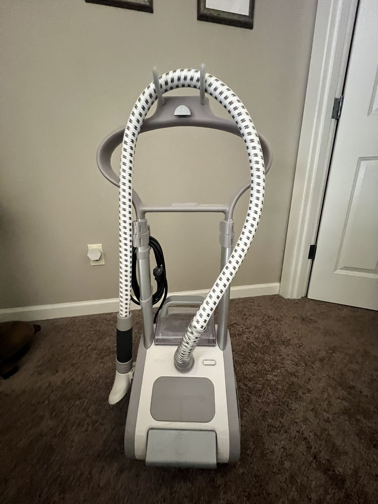 Rosetta Garment Steamer
