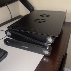 Adjustable laptop stand