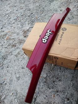 Jeep rear liftgate attachment goes under the glass.. camera included