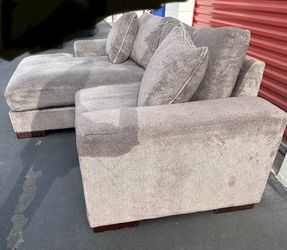 Manzani sectional 2024