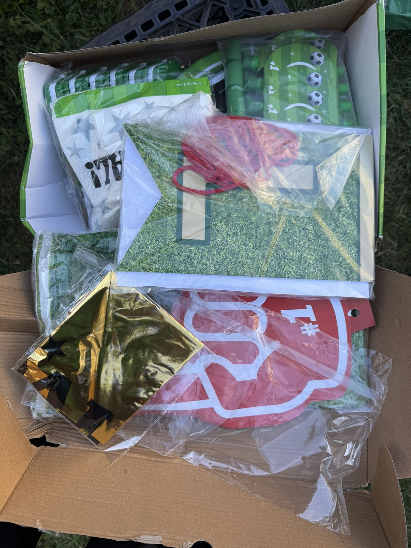 Soccer Party Tableware & Decoration Set