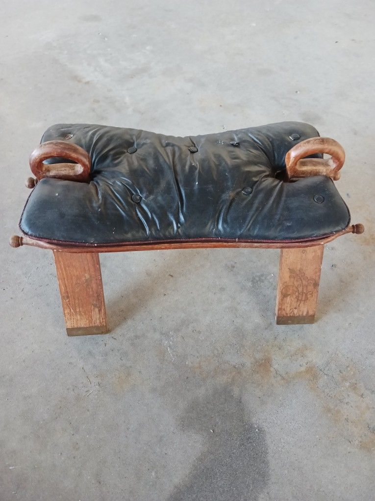 Camel Chair Antipue