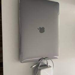 MacBook Pro 13” (2020) 