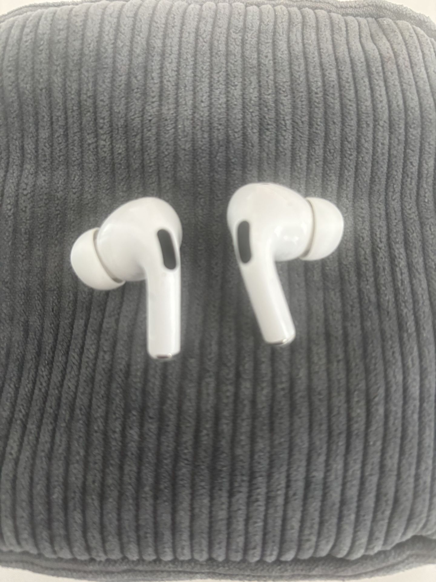AirPods Pro 2 With No Case