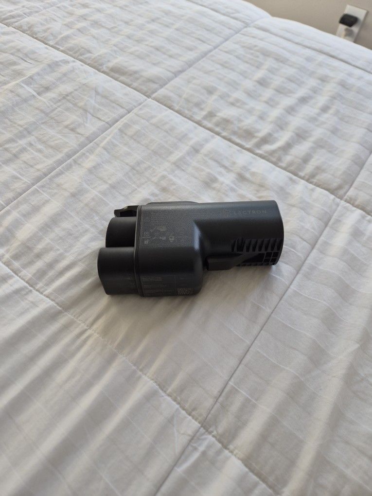 Mercedes benz NACS DC charging adapter