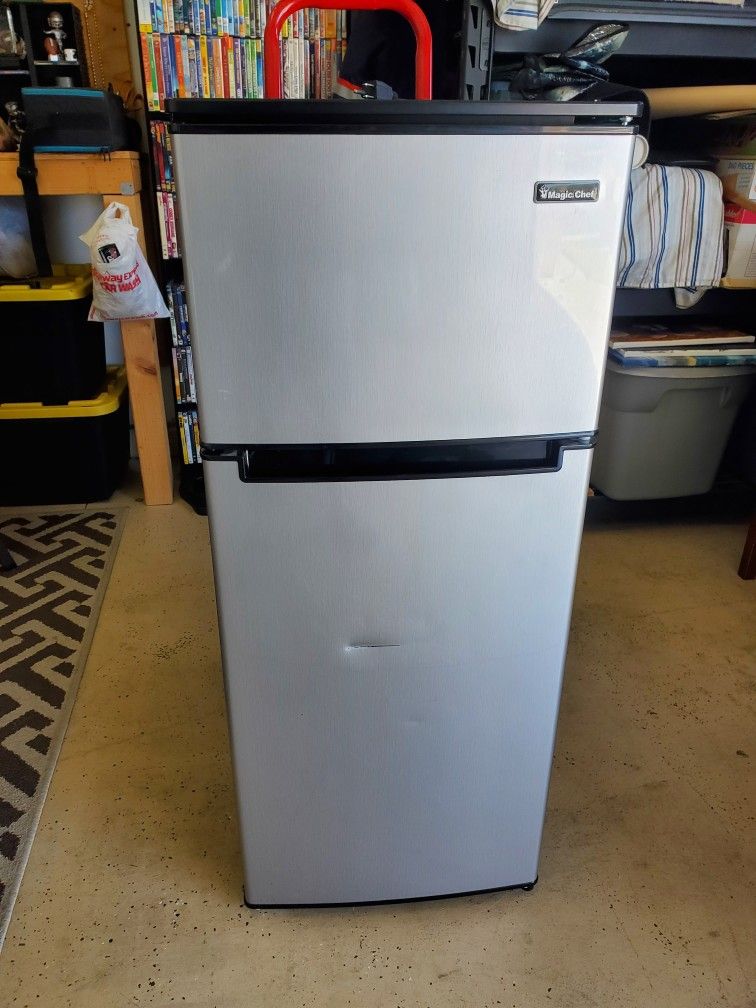 Magic Chef Mini Fridge
