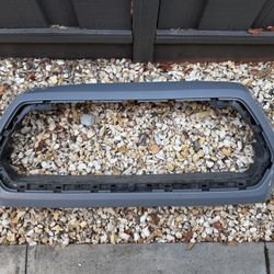 Toyota Tacoma Grill Surround Fender