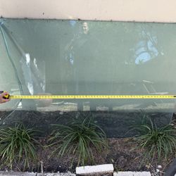 Free Thick Piece Of Glass. (broken)