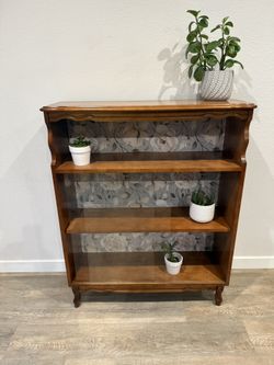 IDYLLIC bookcase - glass doors - Louis XV styling - cabriole legs - delivery available