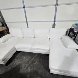Secstional sofa