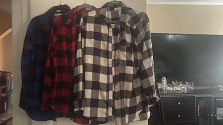 Hollister 3 Women’s Flannels Size Large Pre-owned 