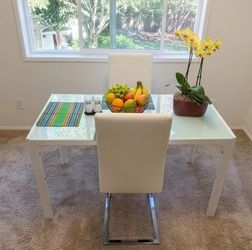 Tempered glass dining table set
