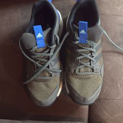 Adidas Tennis Shoes 