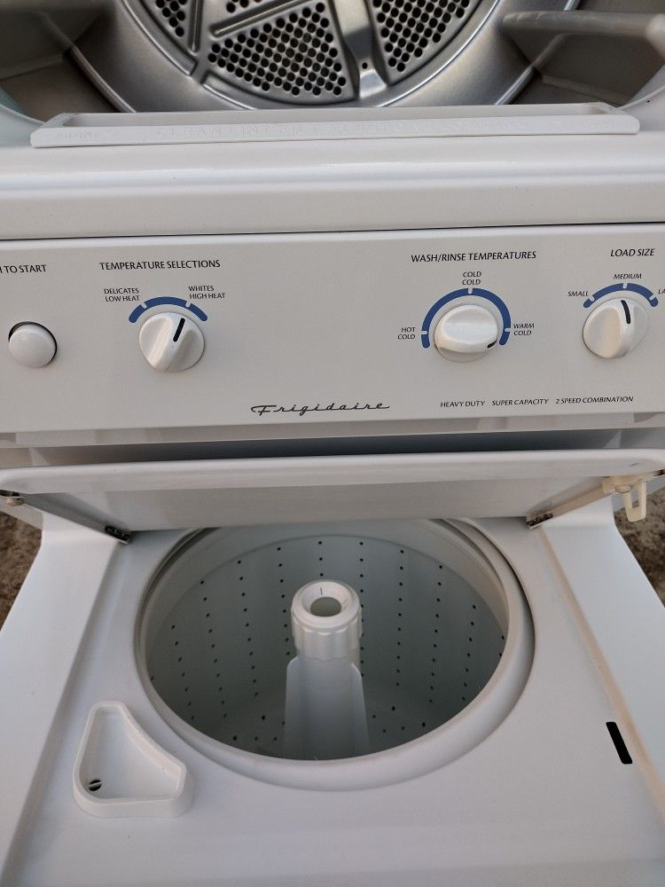 Stackable Washer And Gas Dryer 