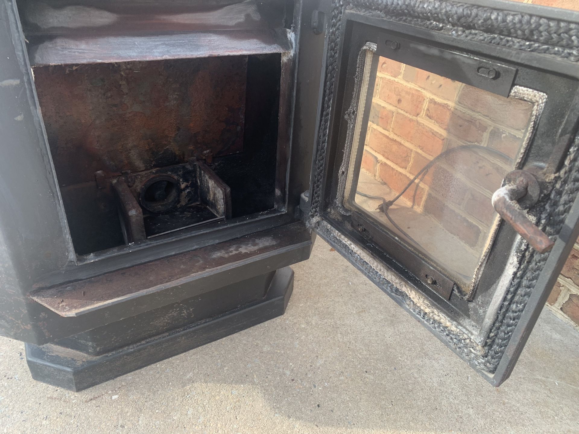 New Englander Pellet Stove for Sale in PA, US - OfferUp