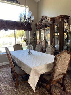 Table For 8 & China