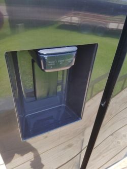 New samsung refrigerator with water and Ice maker