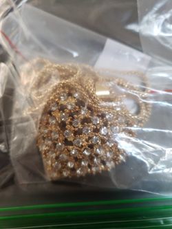 Assortment Of Jewels & Accessories 